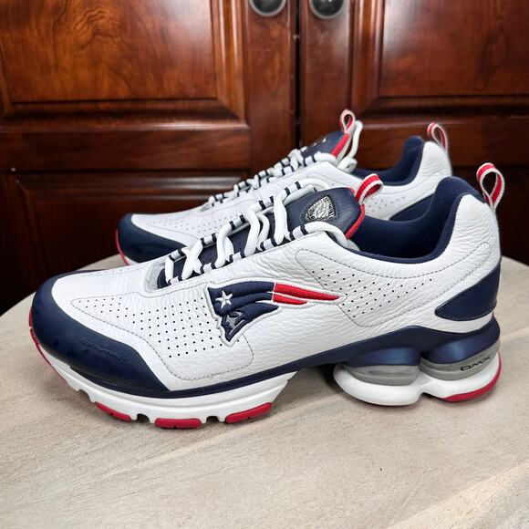Reebok New England Patriots Men’s Size 10 RB 706 FLU Sneakers White Navy NEW NIB - Picture 1 of 15